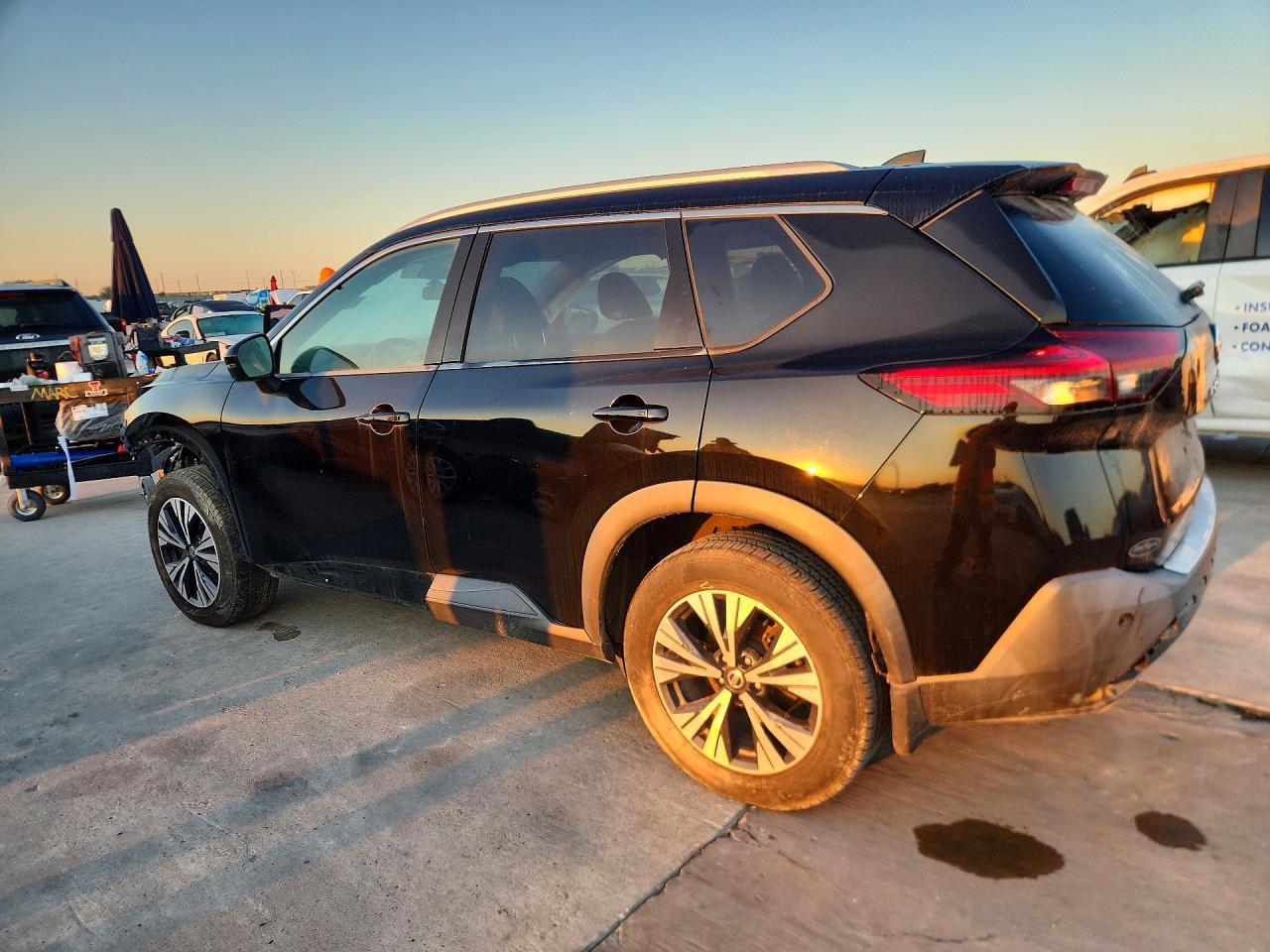 2021 Nissan Rogue Sv - Image 2