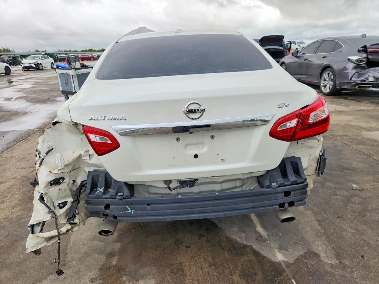 2017 Nissan Altima 2.5 Sv - Image 6