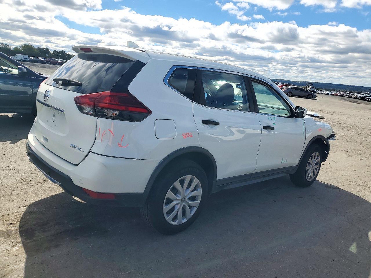 2017 Nissan Rogue S - Фото 3