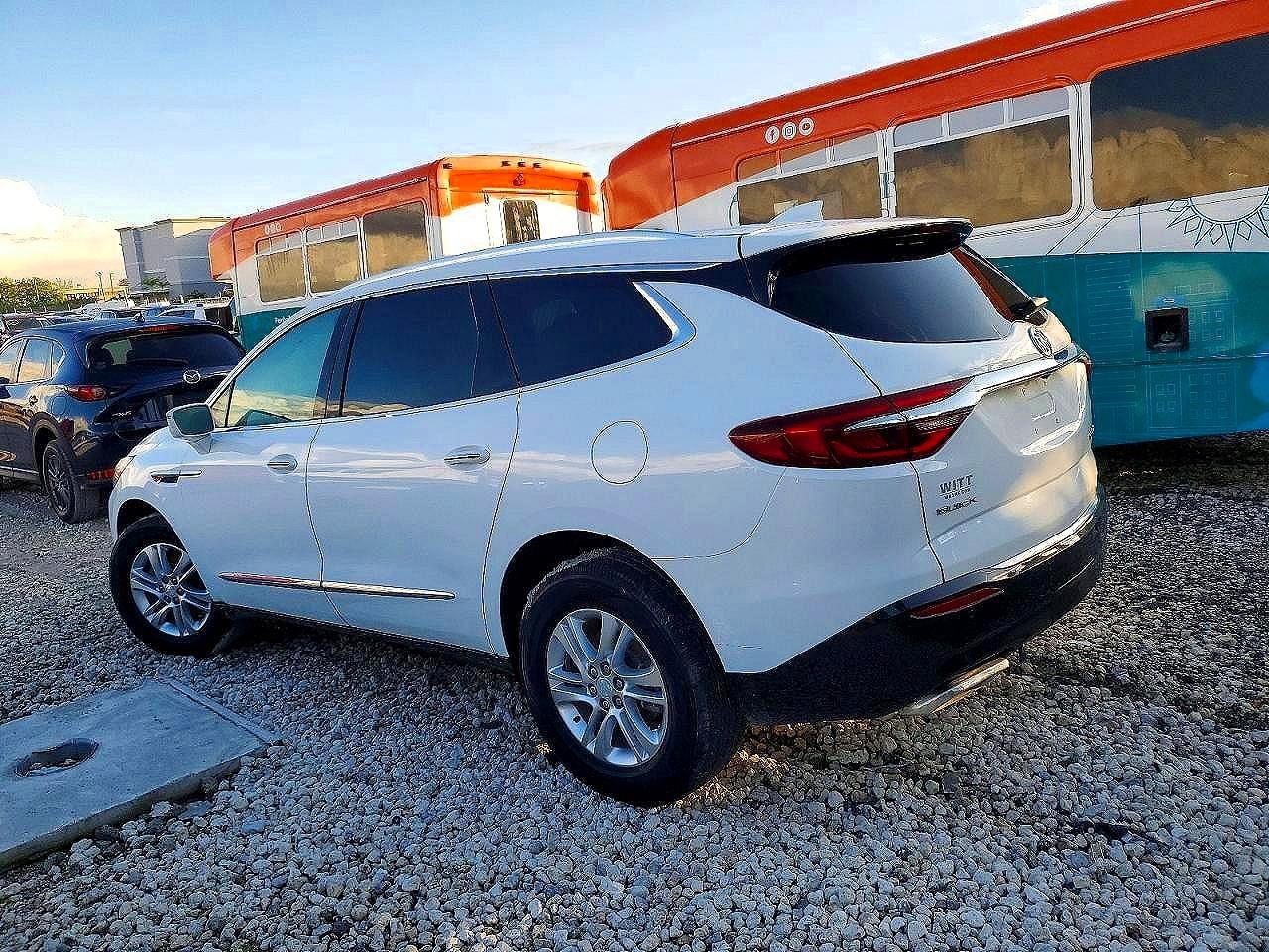 2018 Buick Enclave Essence - Фото 2