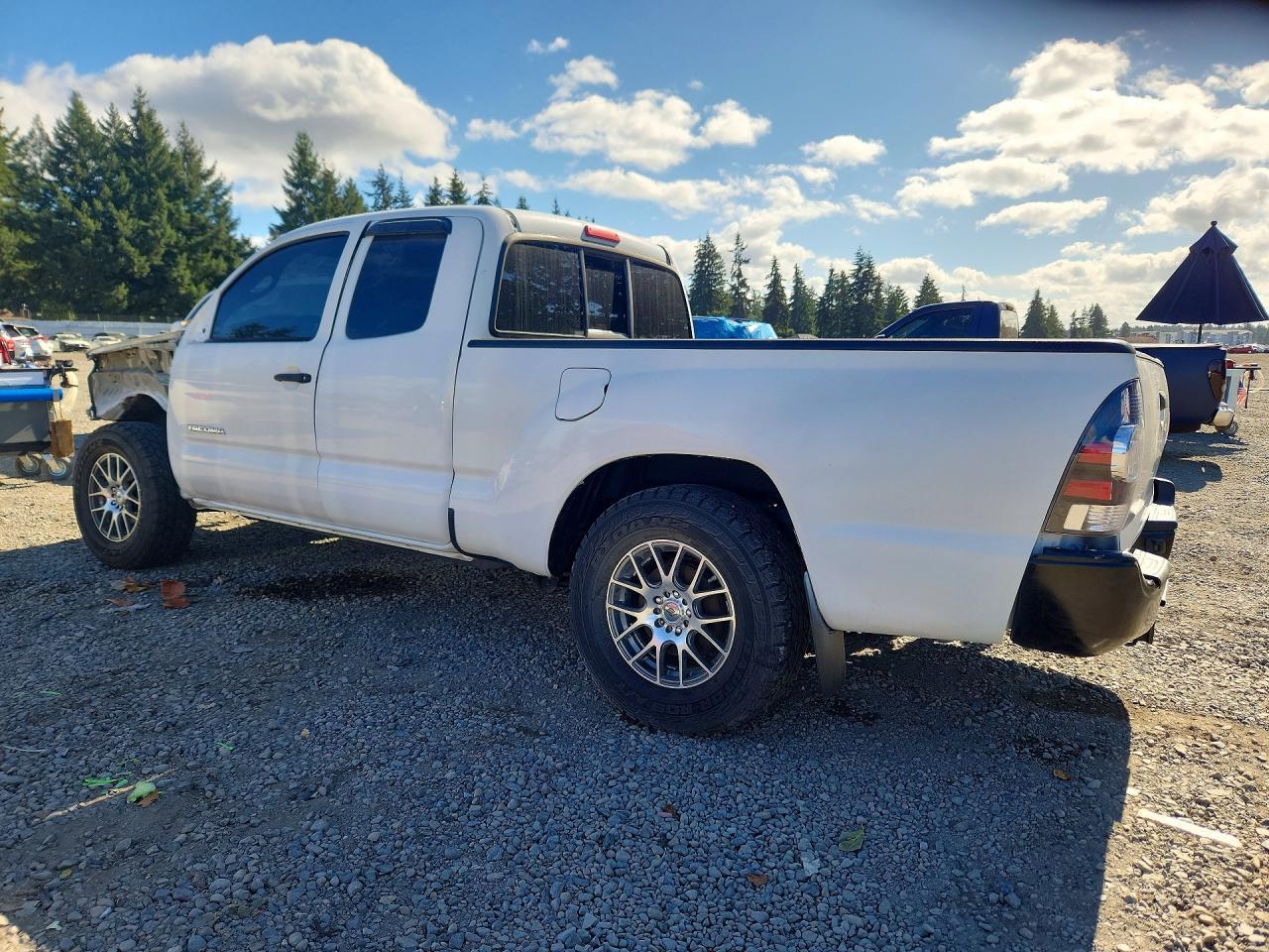 2014 Toyota Tacoma Base - Image 2