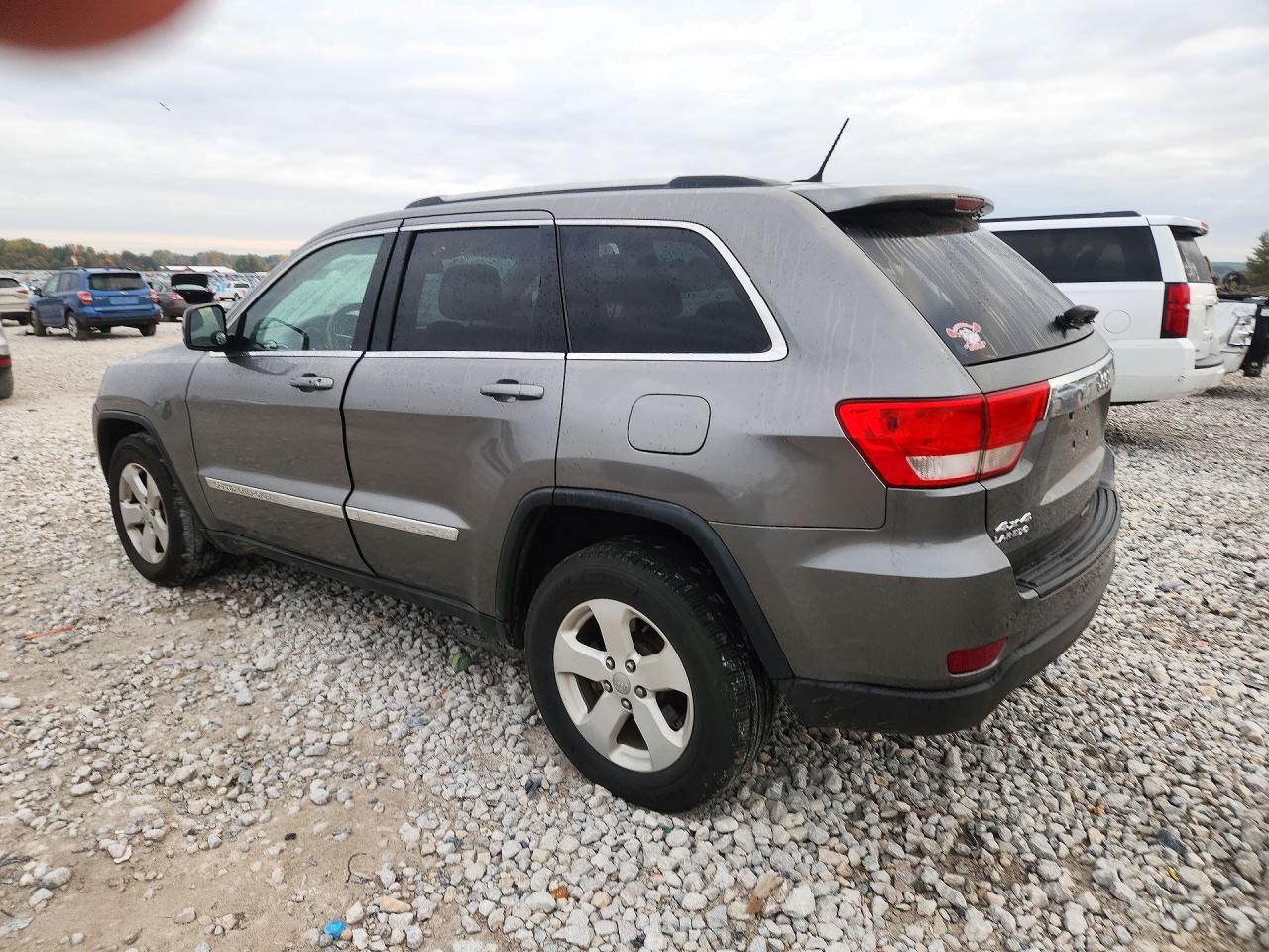 2011 Jeep Grand Cherokee Laredo - Image 2