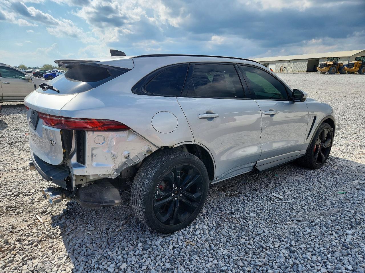 2021 Jaguar F-Pace Svr - Фото 3