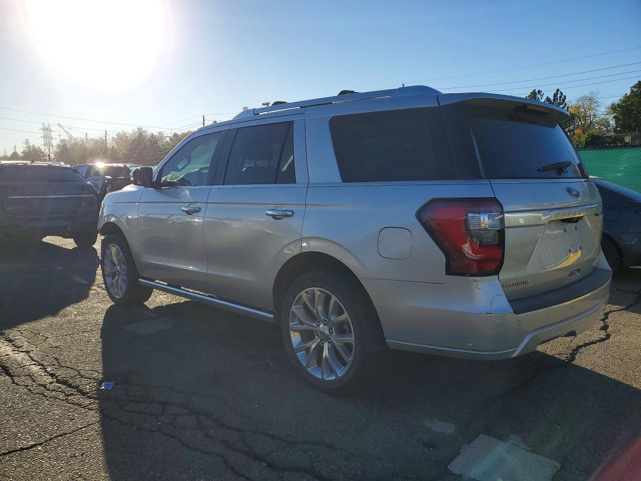 2019 Ford Expedition Platinum - Image 2
