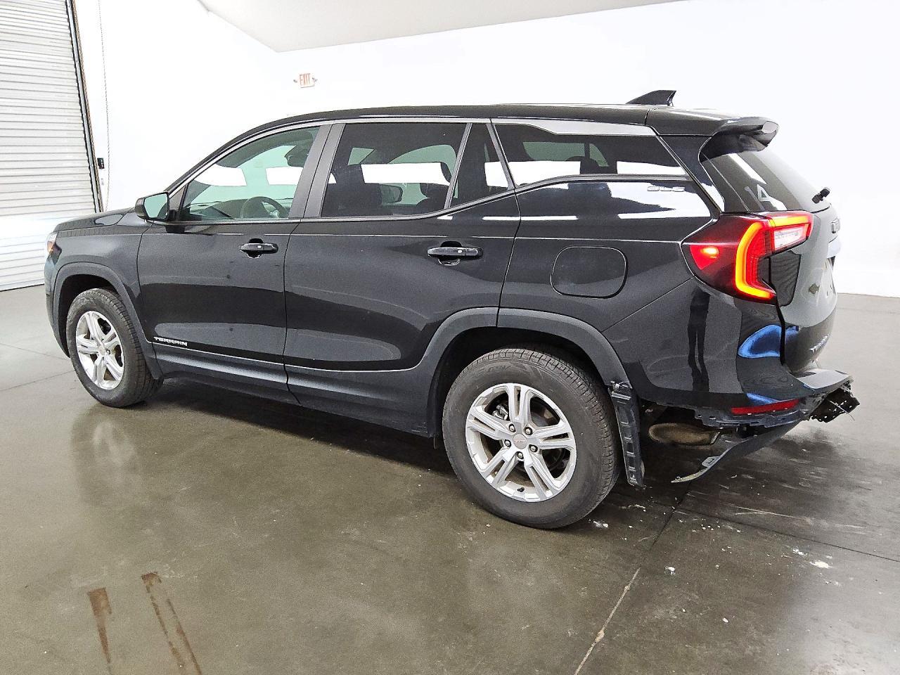 2022 GMC Terrain Sle - Image 2