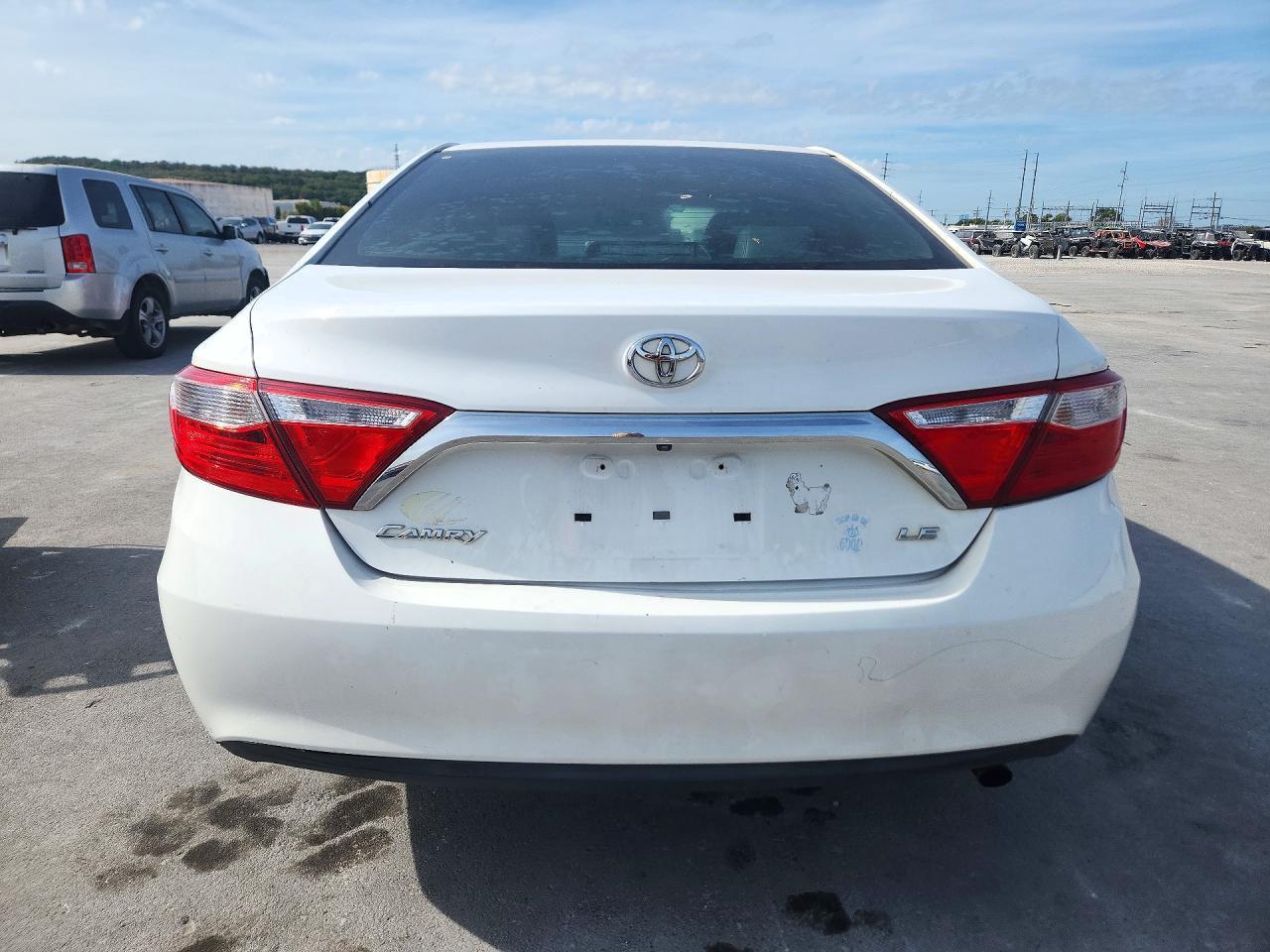 2015 Toyota Camry Le - Фото 6