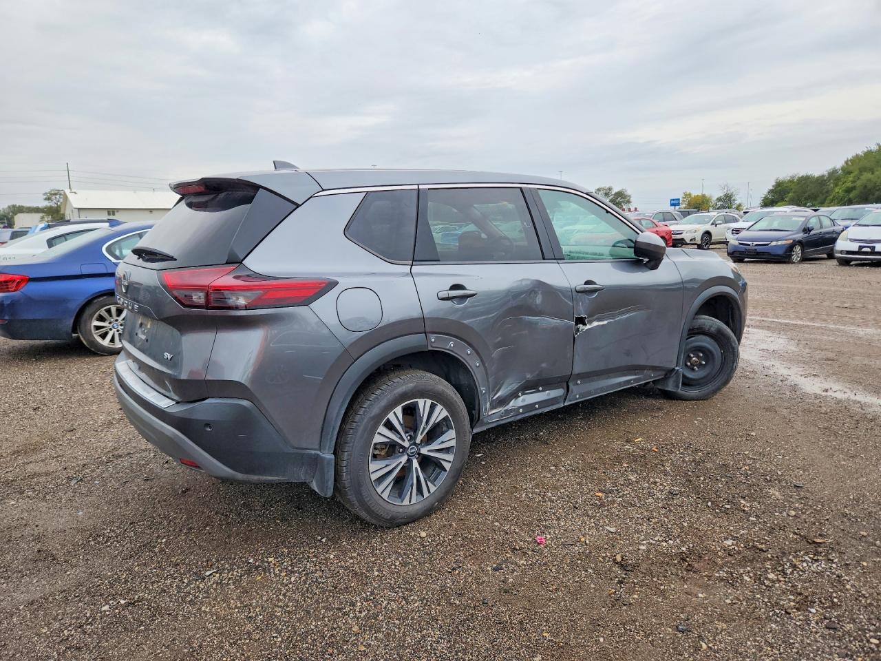 2023 Nissan Rogue Sv - Image 3