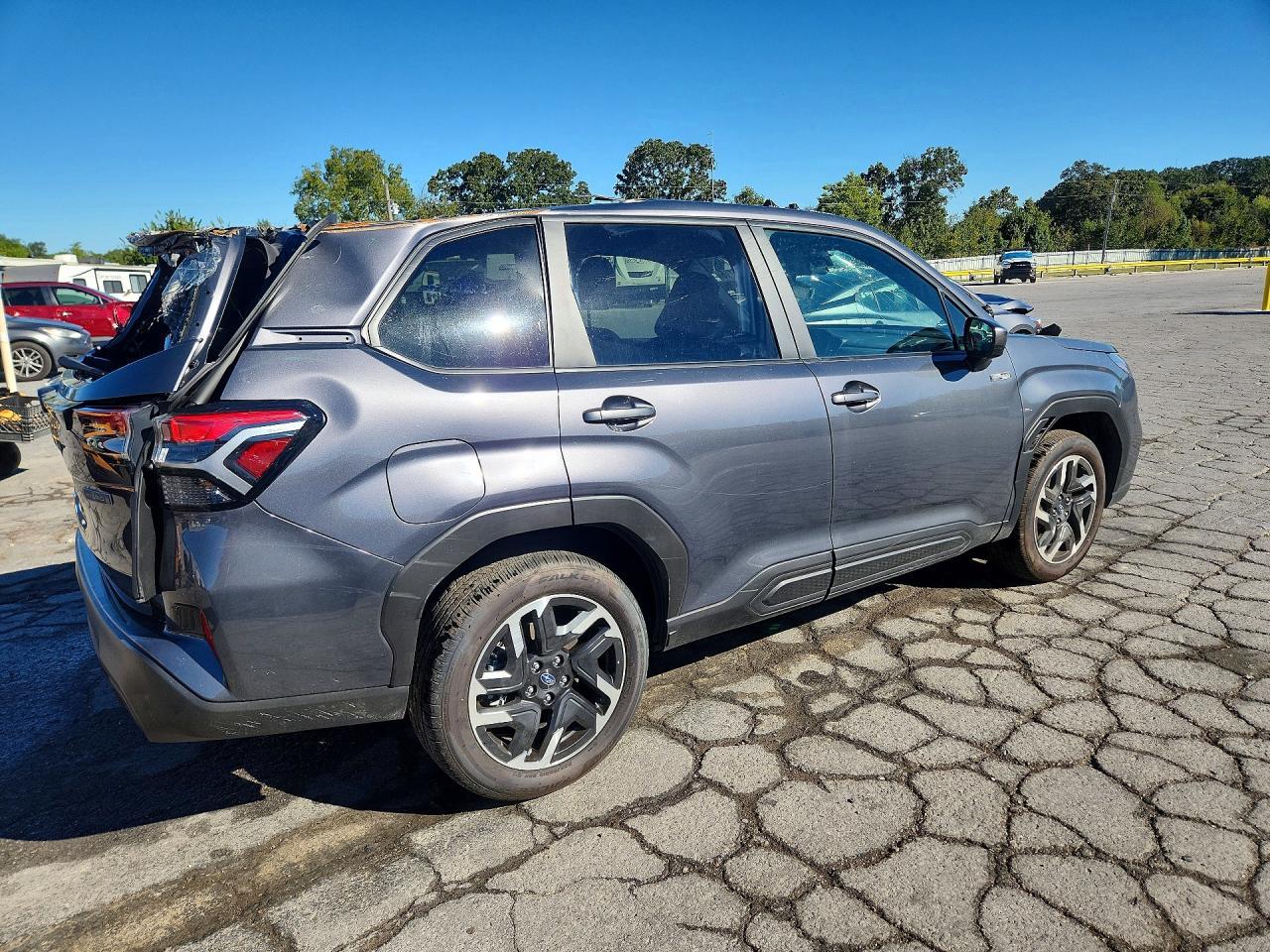 2025 Subaru Forester Premium - Фото 3
