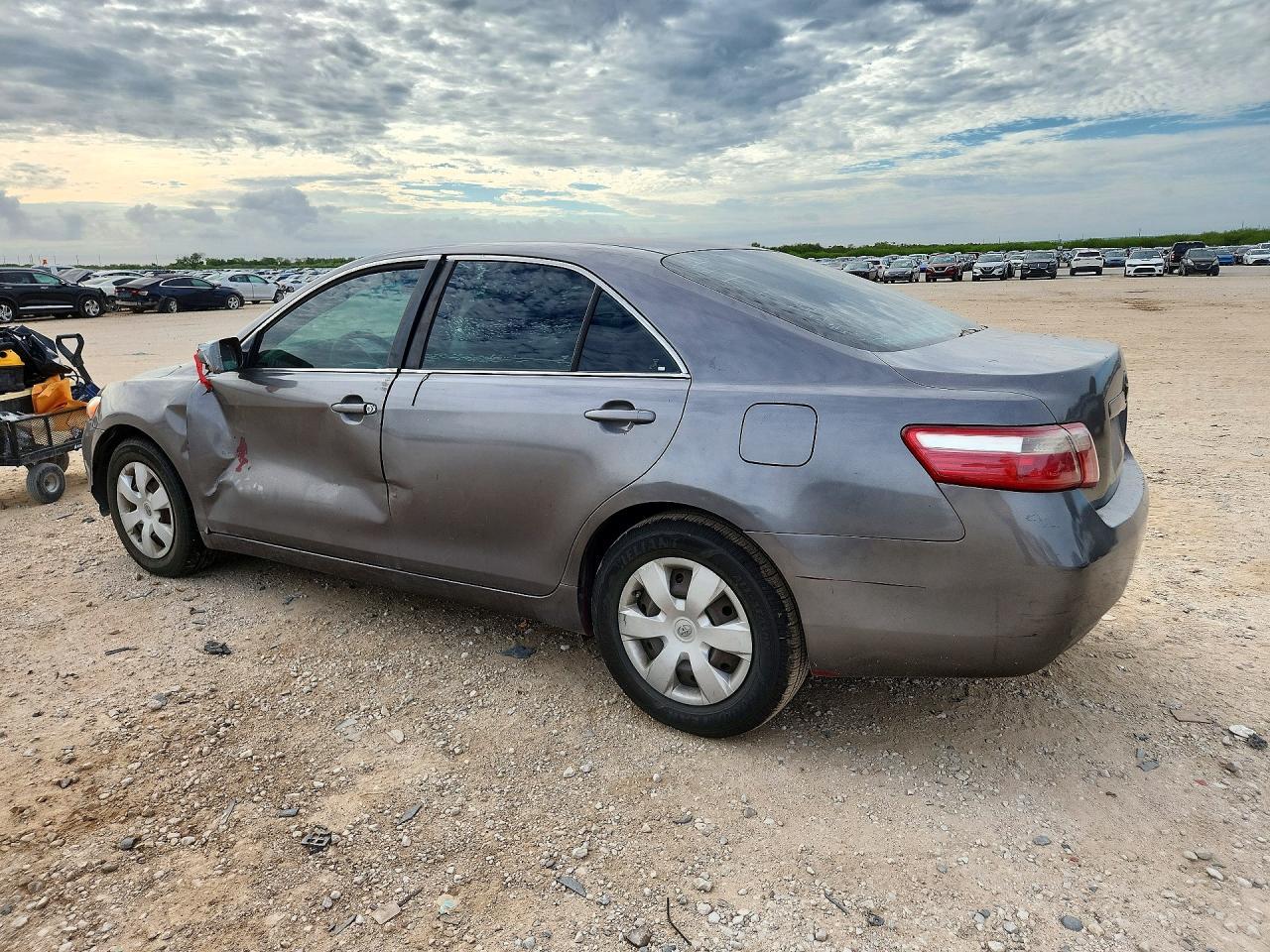 2007 Toyota Camry Le - Фото 2