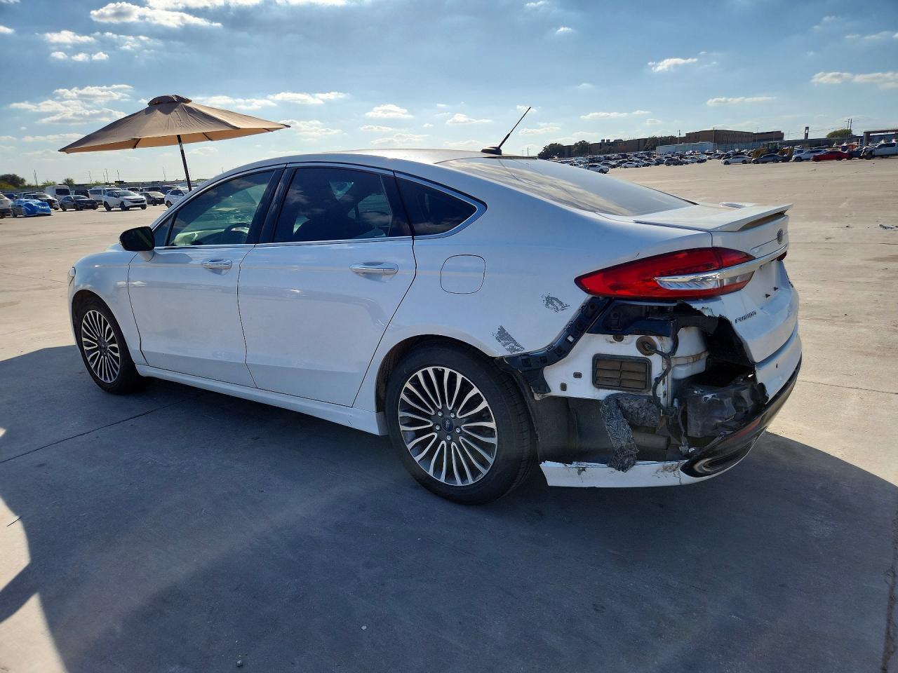 2018 Ford Fusion Titanium/Platinum - Image 2