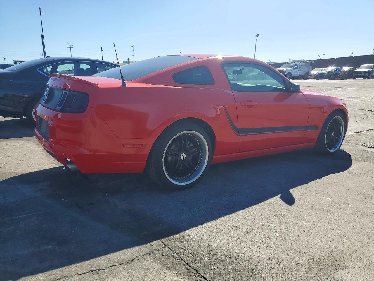 2014 Ford Mustang - Фото 3
