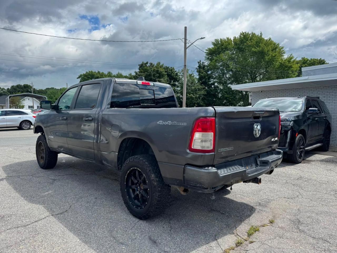 2020 Ram 1500 Big Horn 4X4 6'4 Box - Image 3