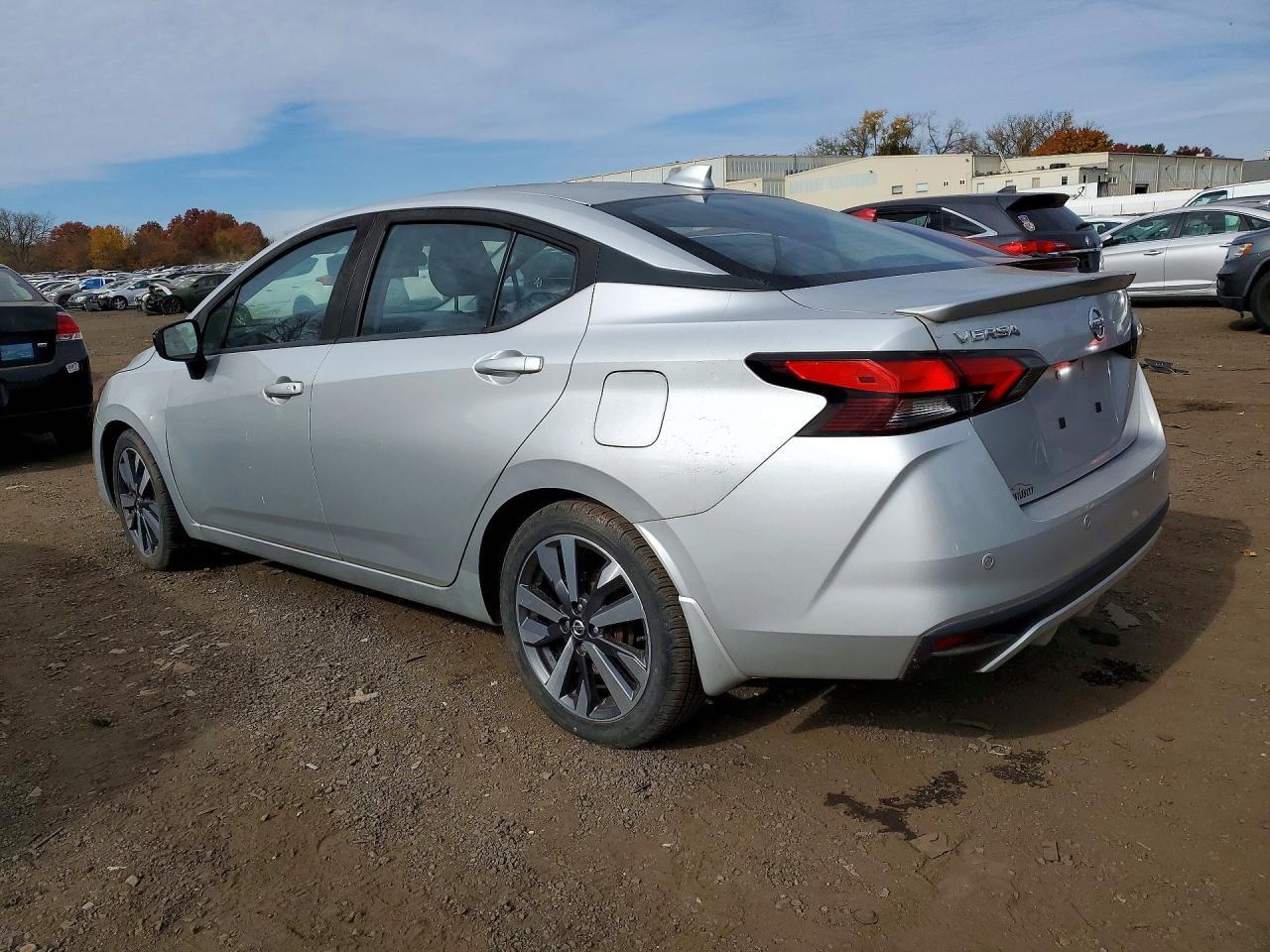 2020 Nissan Versa Sr - Фото 2
