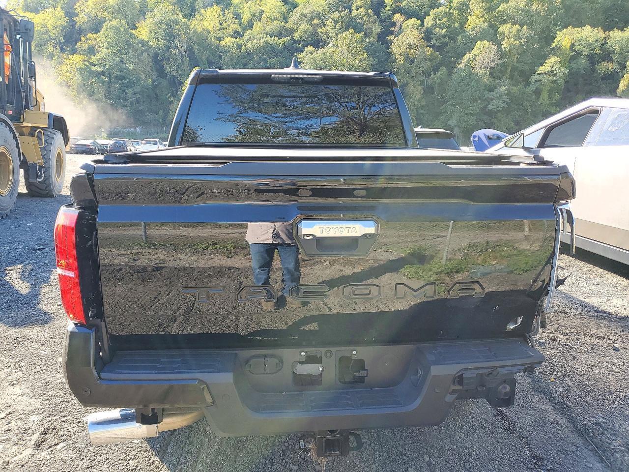 2025 Toyota Tacoma Limited - Image 6