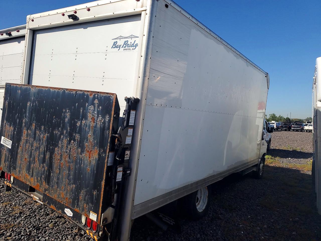 2021 Ford E350 Box Truck - Image 3