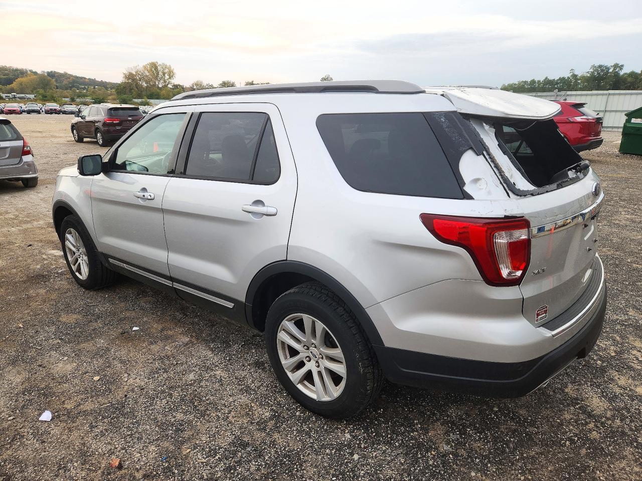 2018 Ford Explorer Xlt - Фото 2