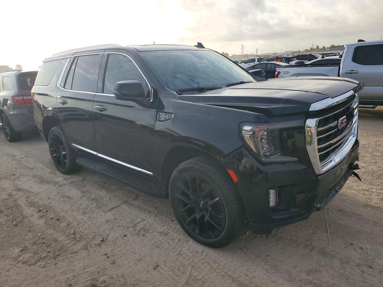 2022 GMC Yukon Slt - Image 4