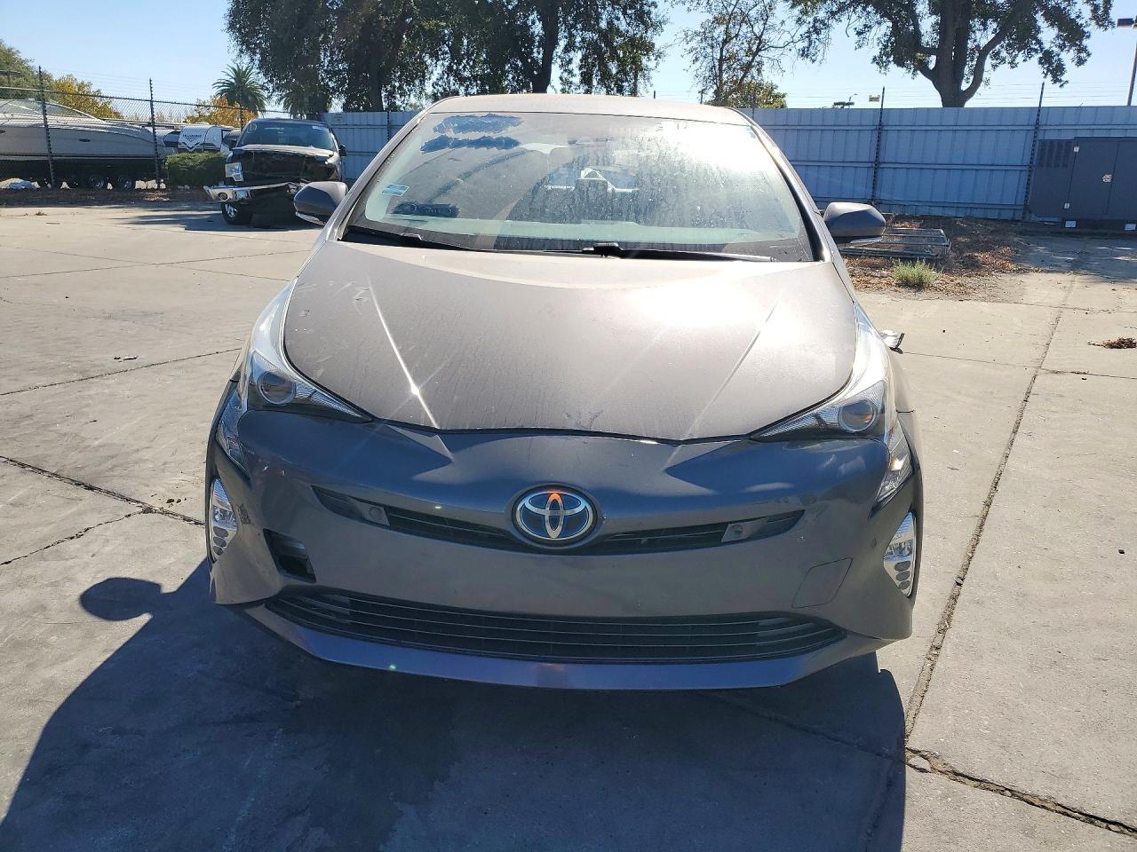 2018 Toyota Prius Two Eco - Фото 5