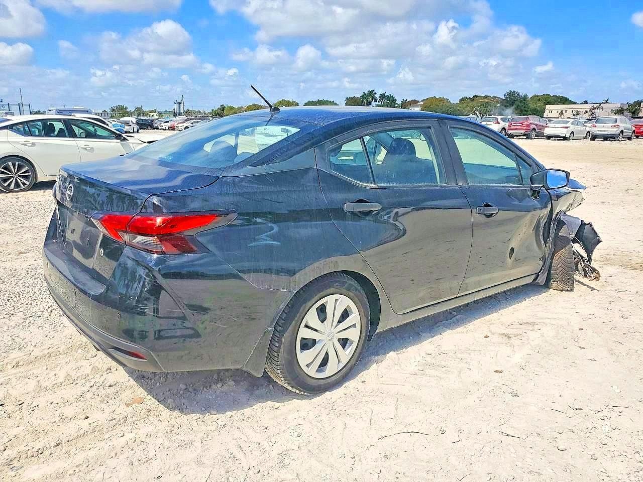 2023 Nissan Versa S - Фото 3