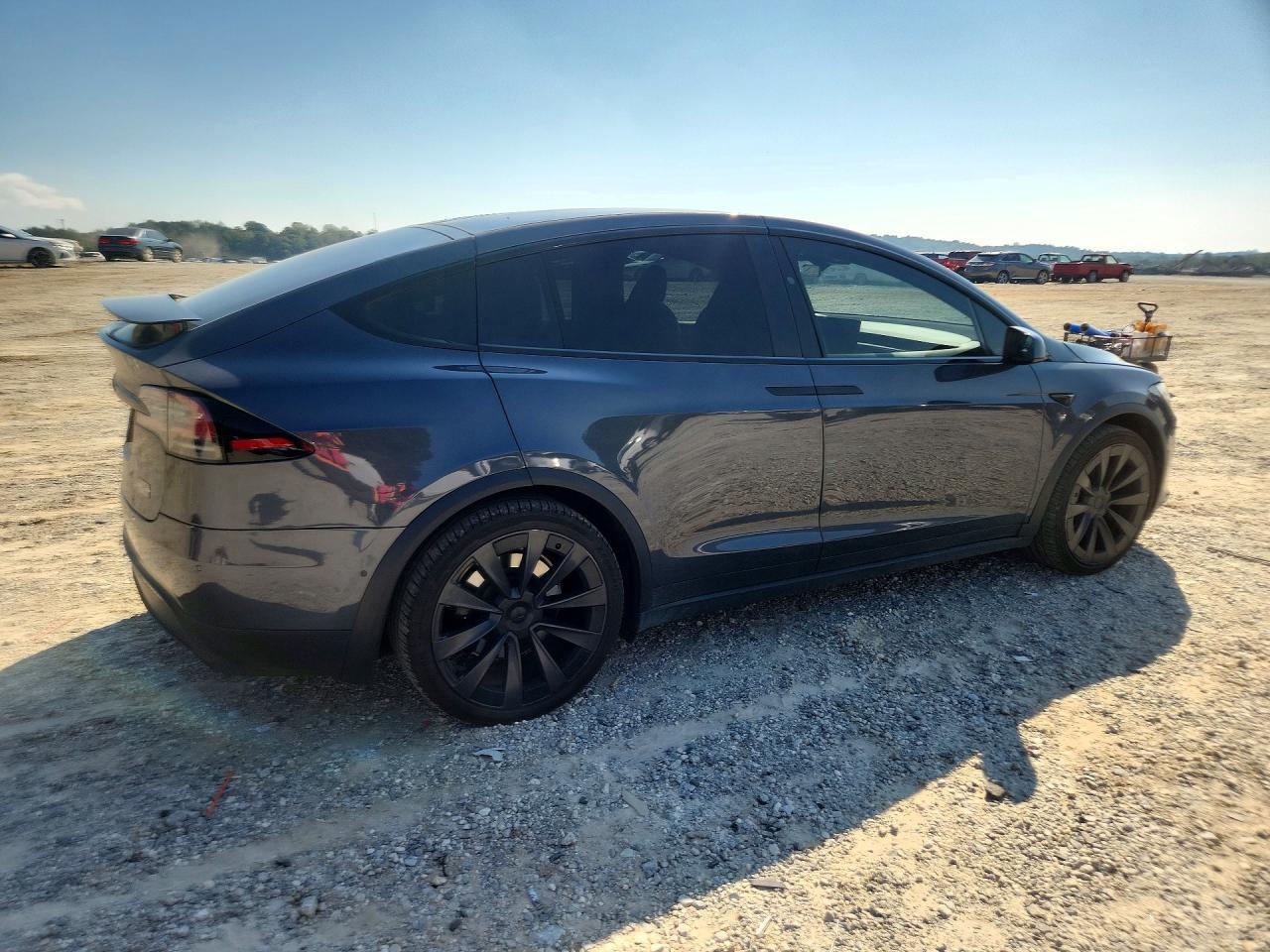 2022 Tesla Model X - Image 3