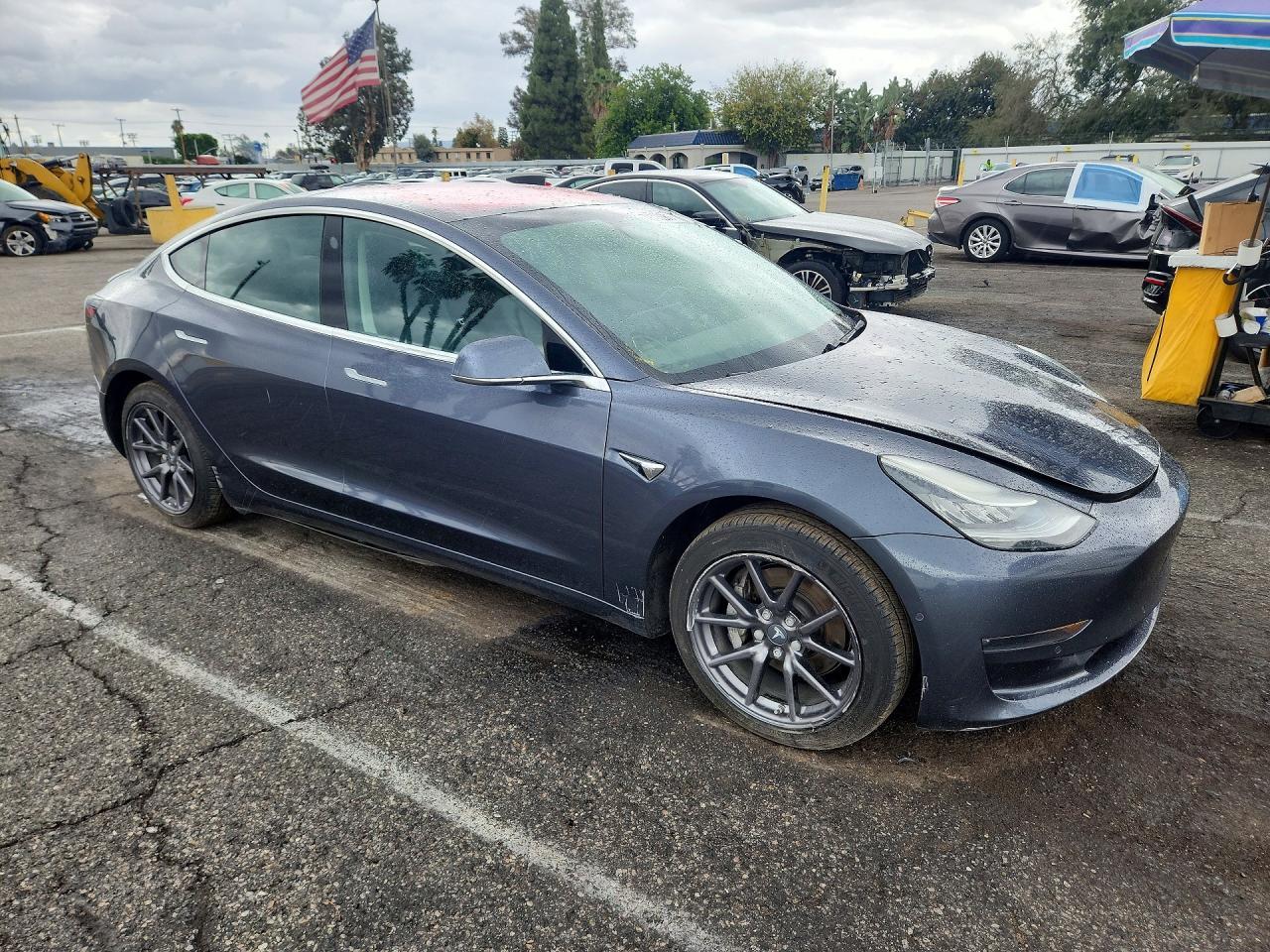 2018 Tesla Model 3 - Image 4