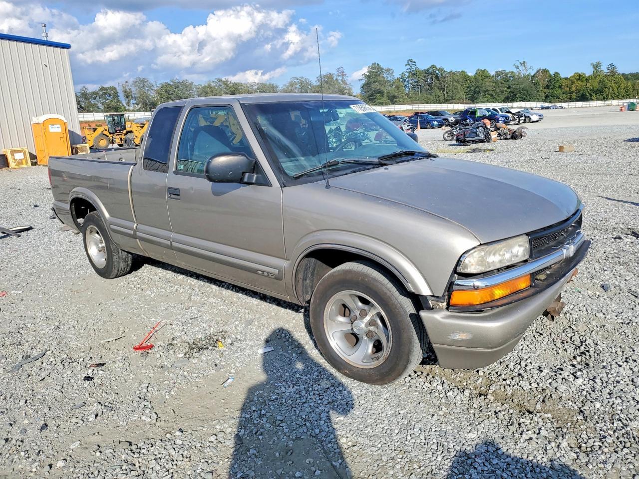 2000 Chevrolet S Truck S10 - Image 4