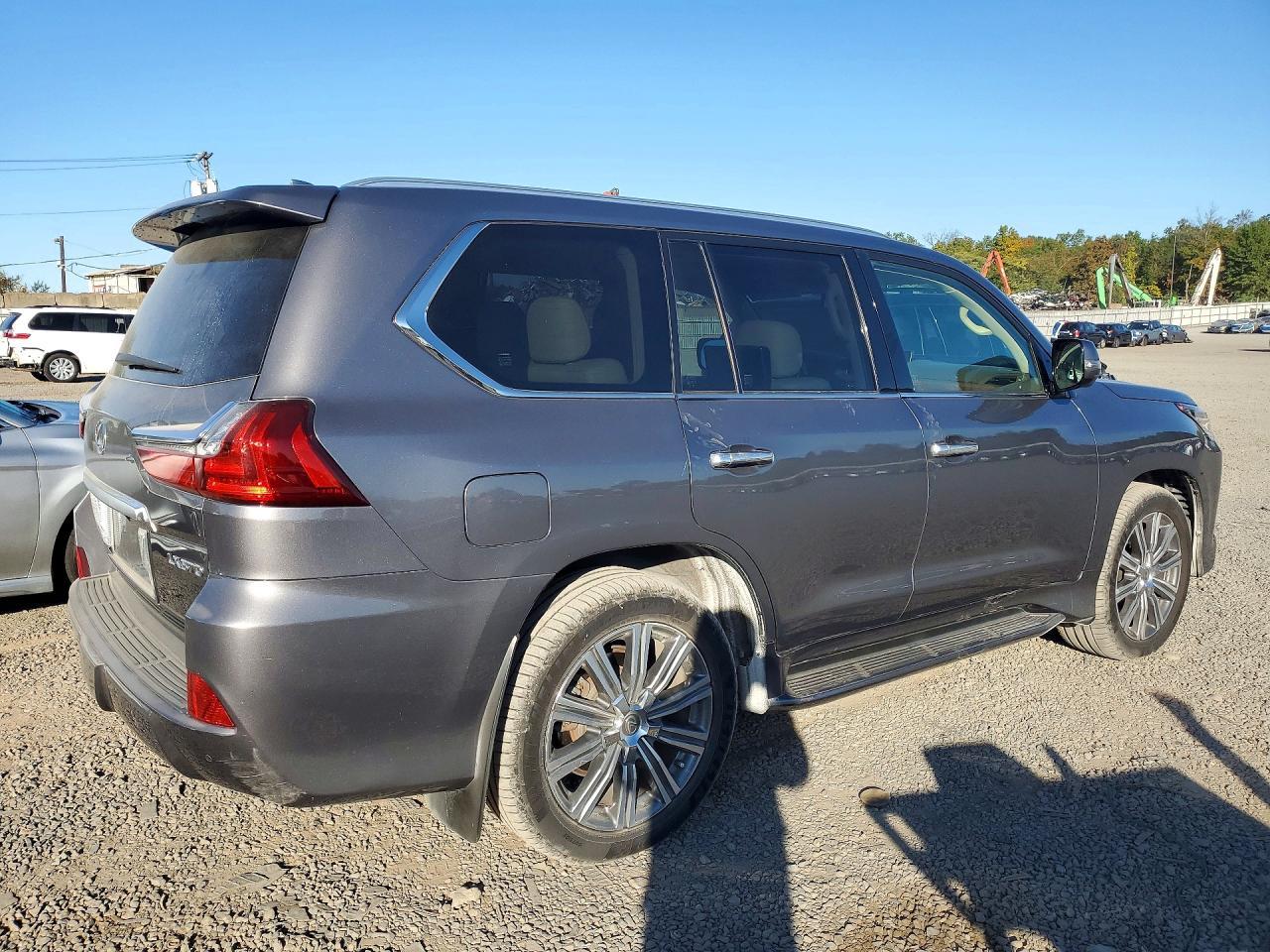 2017 Lexus Lx 570 - Image 3