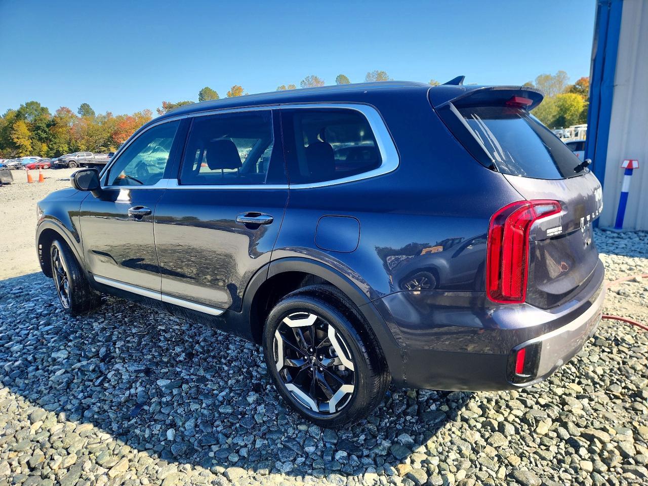 2025 Kia Telluride S - Image 2