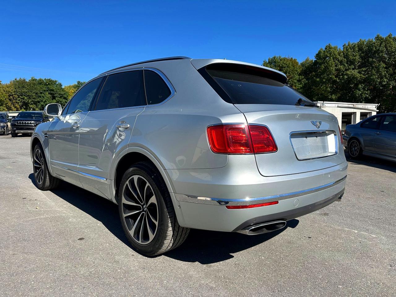 2017 Bentley Bentayga - Image 2