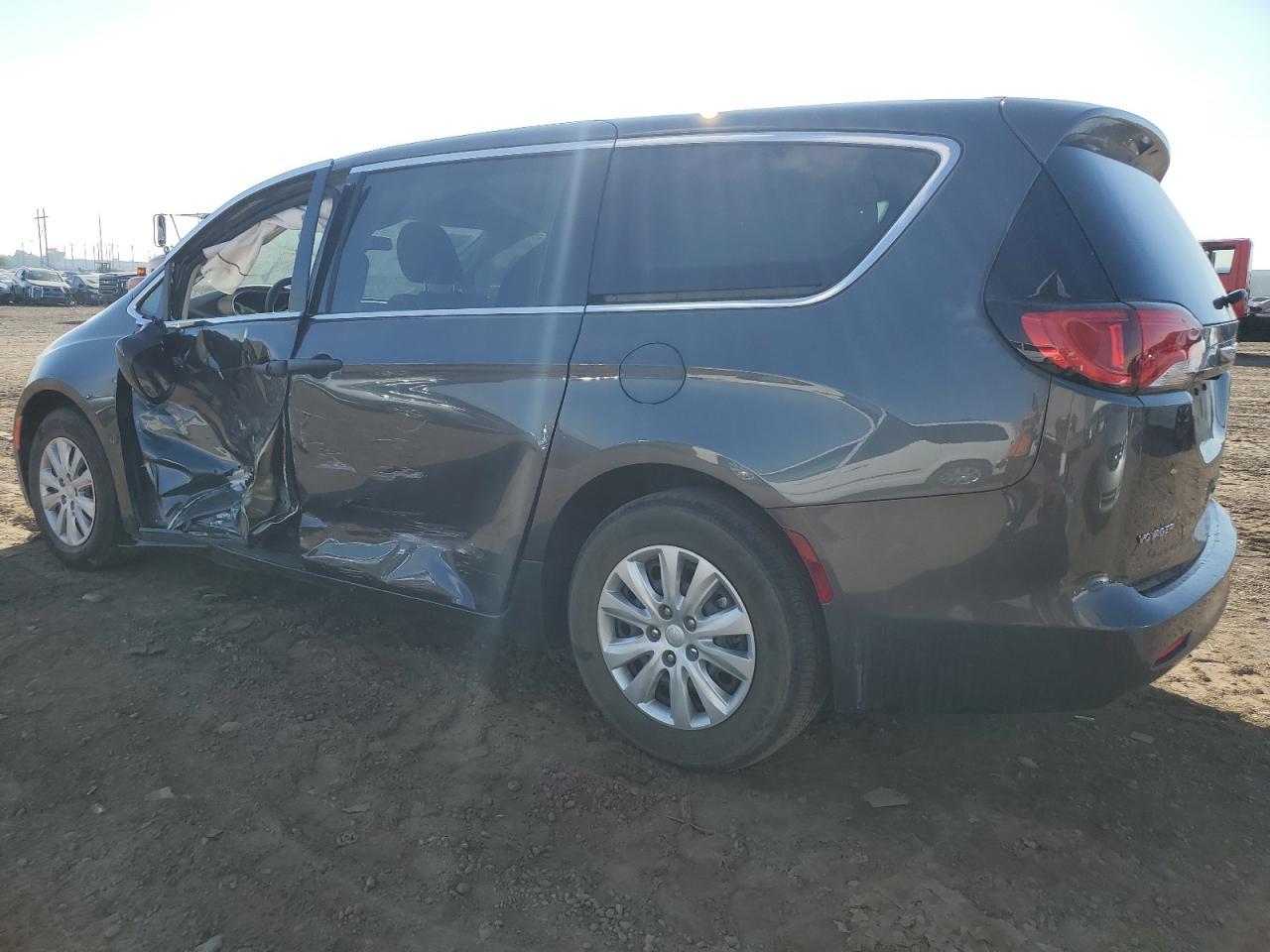 2021 Chrysler Voyager L - Image 2