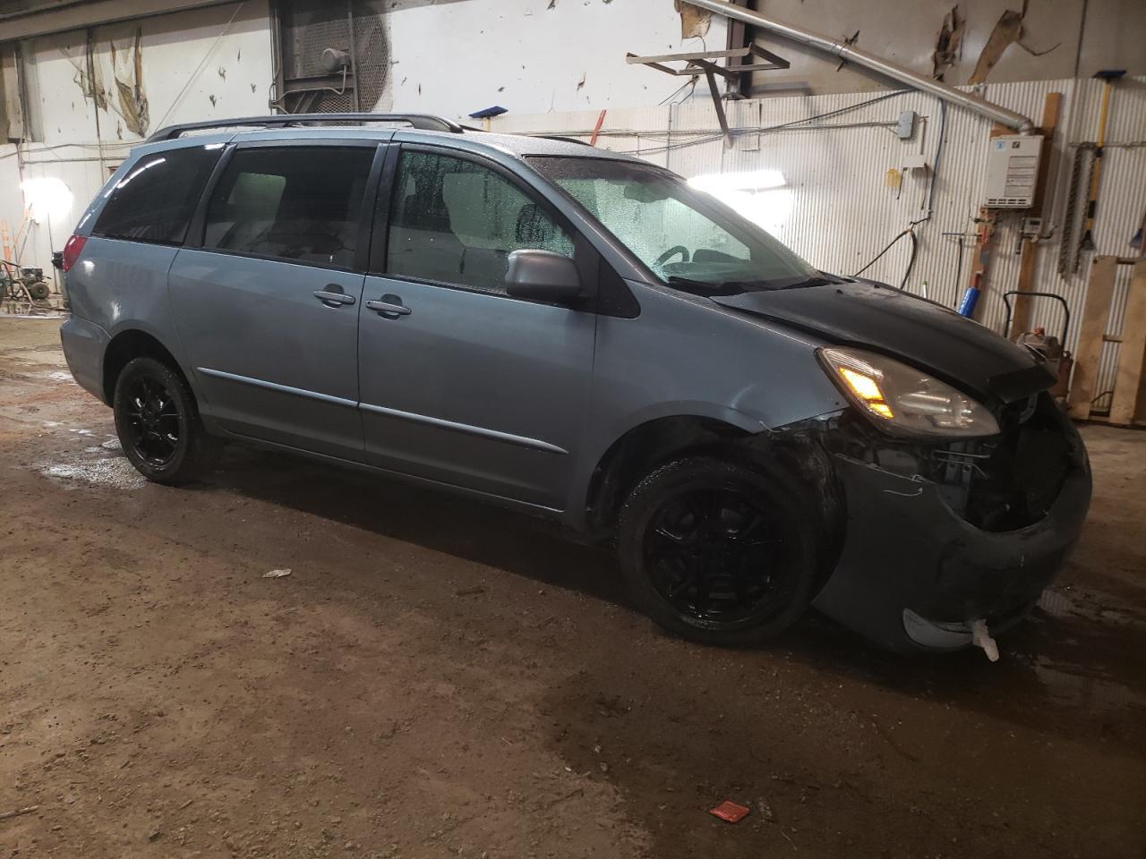2004 Toyota Sienna Xle - Фото 4