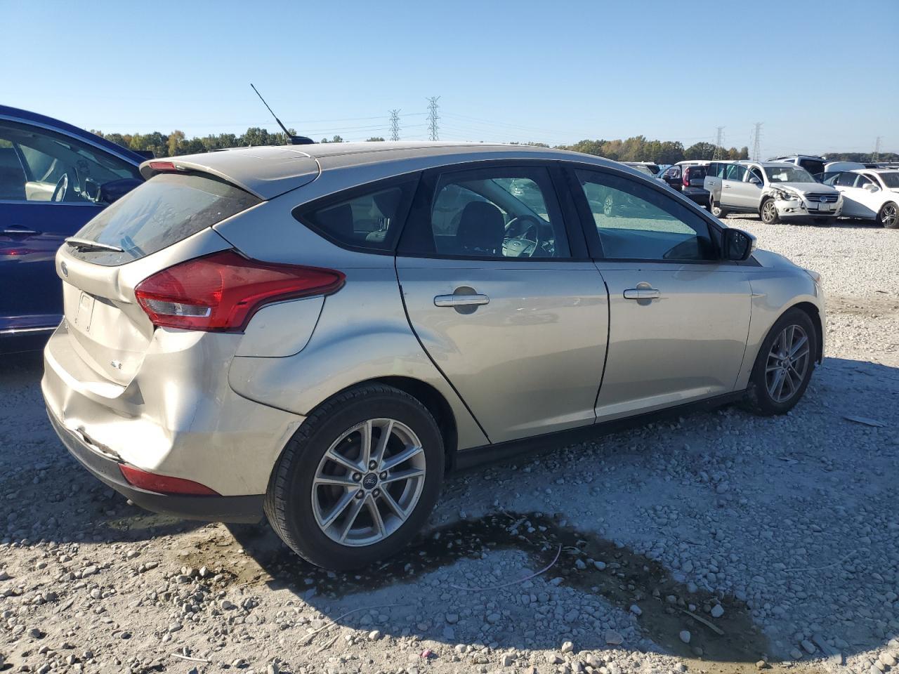 2017 Ford Focus Se - Image 3