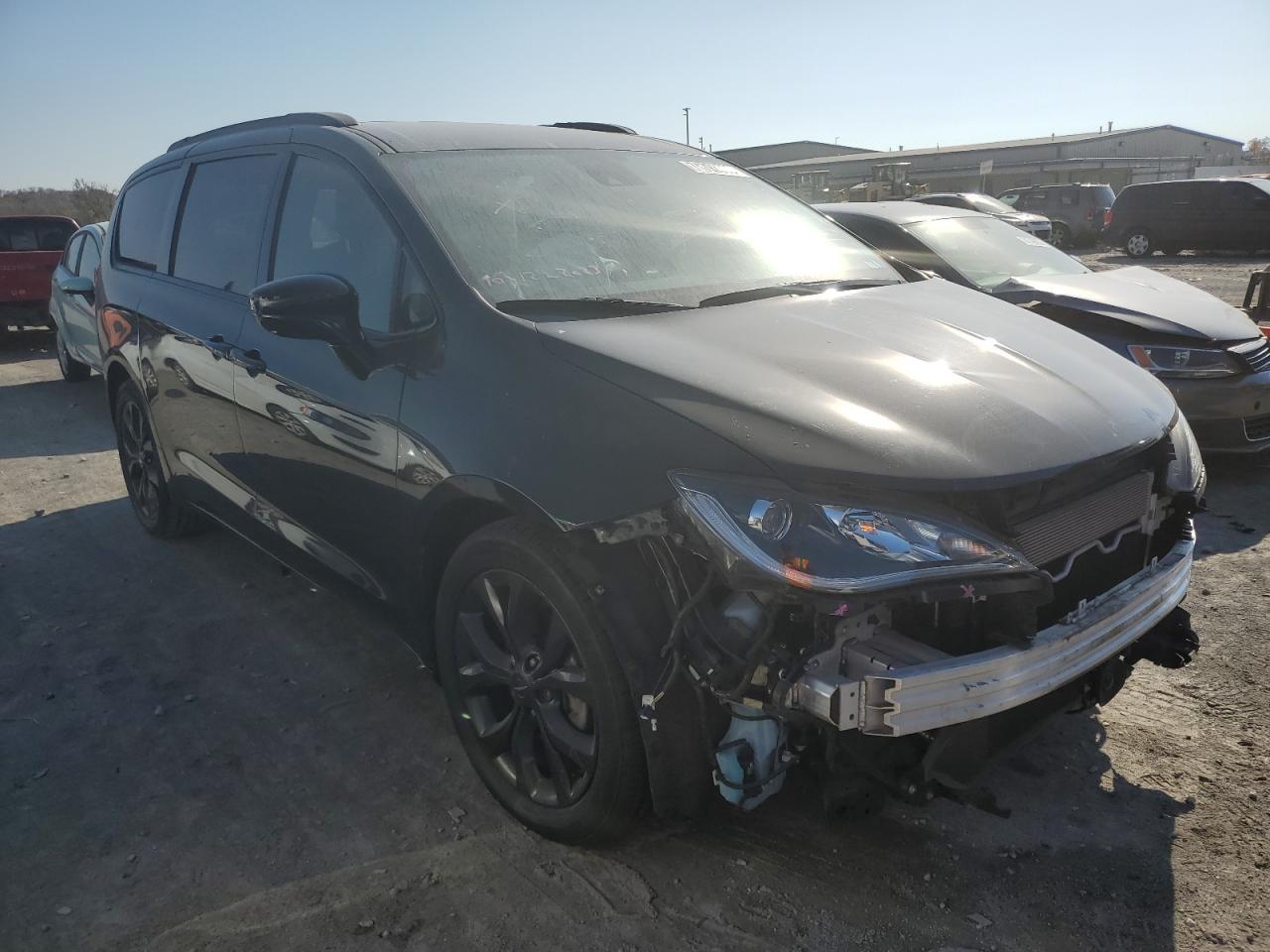 2020 Chrysler Pacifica Touring L Plus - Фото 4