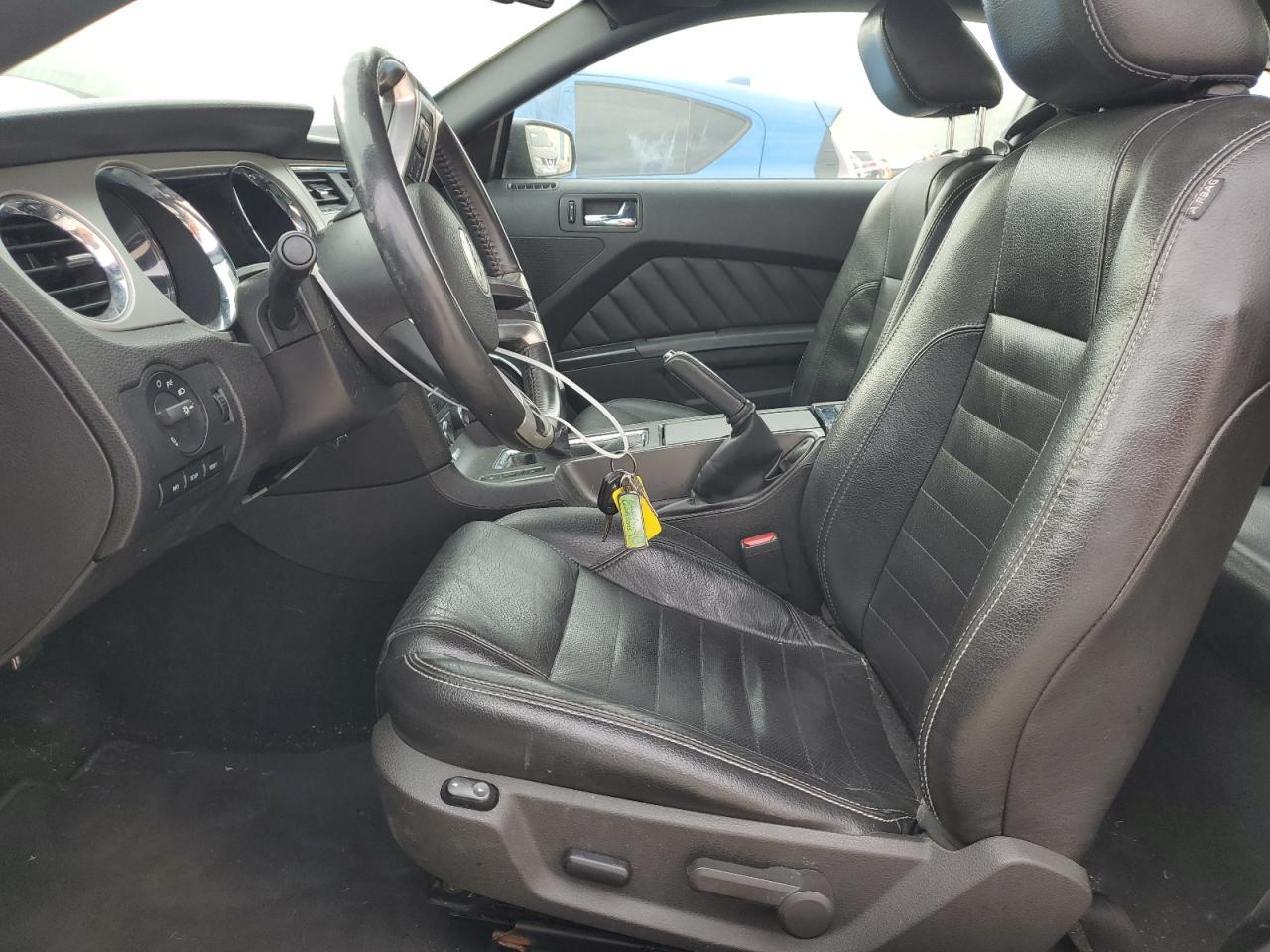 2010 Ford Mustang - Фото 7
