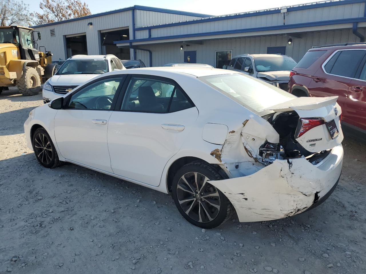 2017 Toyota Corolla L - Фото 2