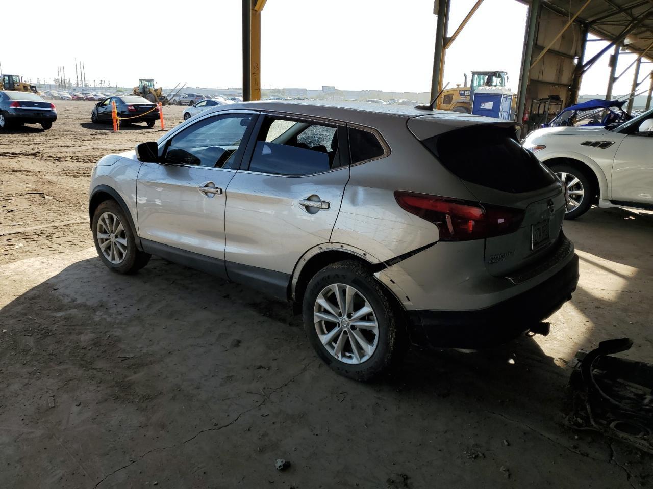 2018 Nissan Rogue Sport S - Фото 2