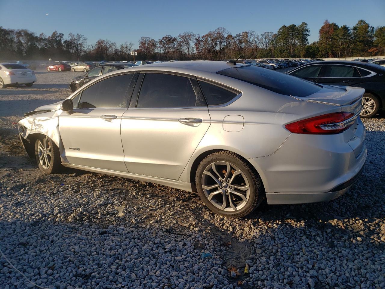 2017 Ford Fusion Se Hybrid - Фото 2