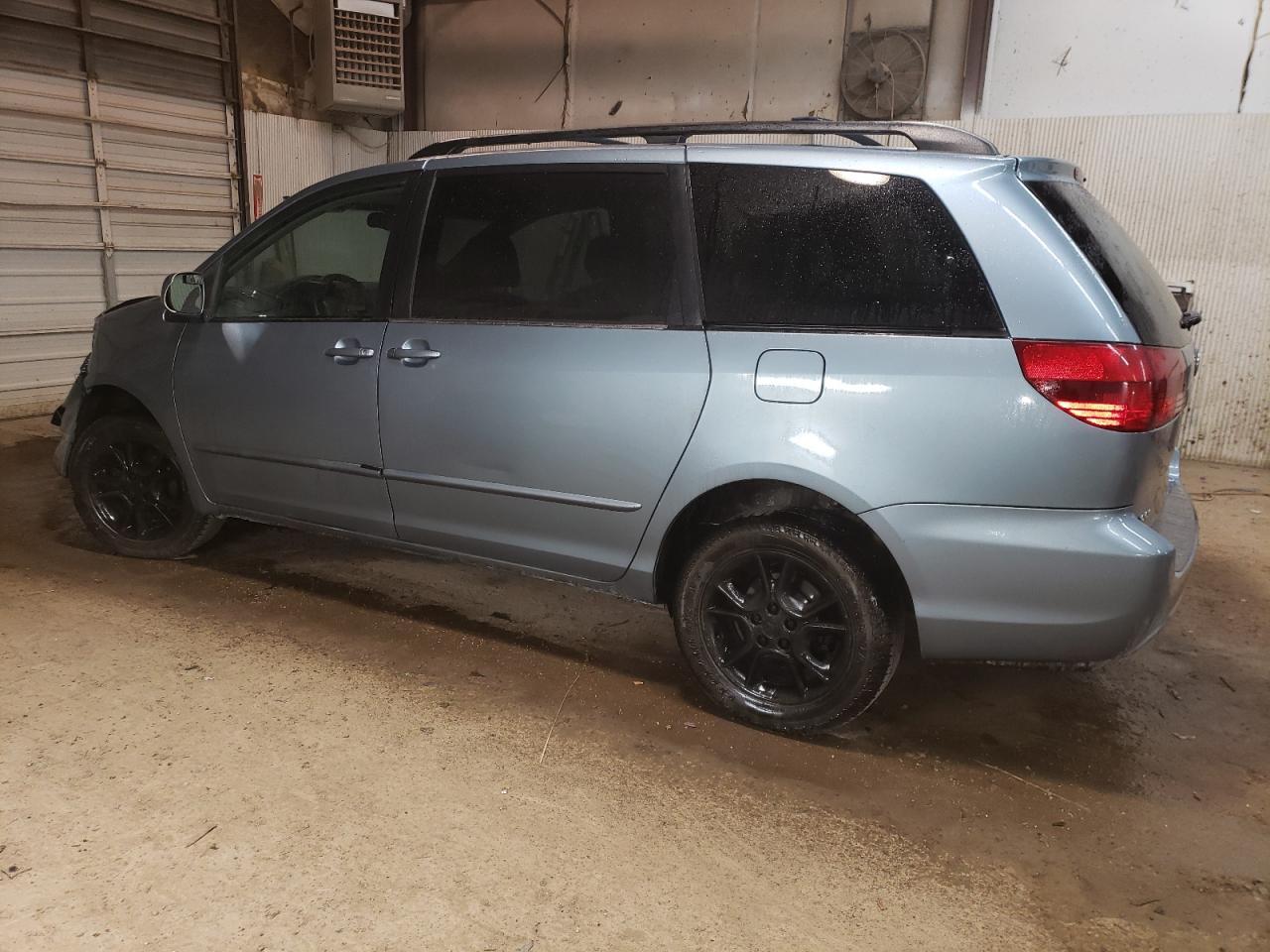 2004 Toyota Sienna Xle - Фото 2