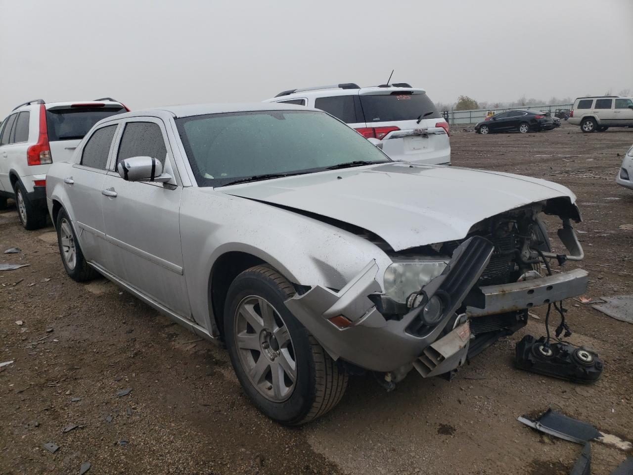 2005 Chrysler 300 Touring - Image 4