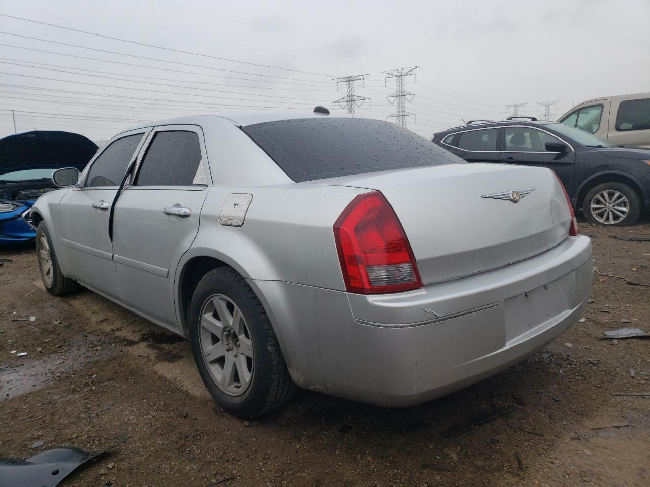 2005 Chrysler 300 Touring - Image 2