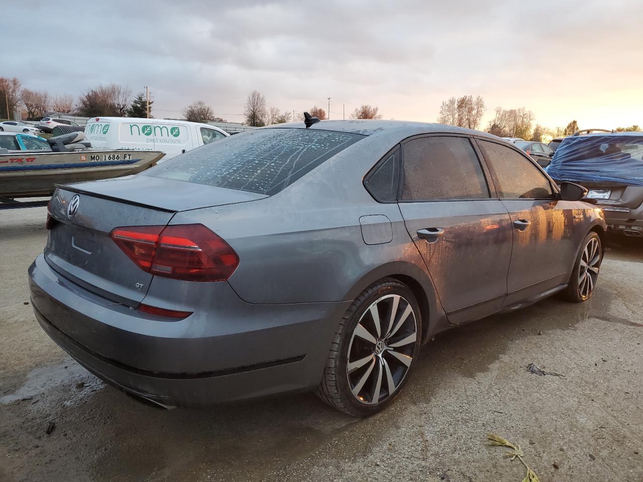 2018 Volkswagen Passat Gt - Image 3