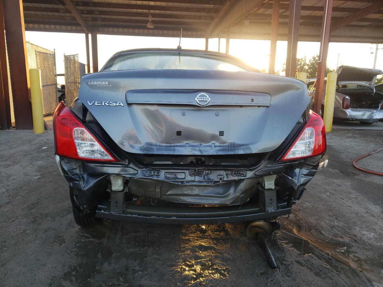 2016 Nissan Versa 1.6 S - Image 6