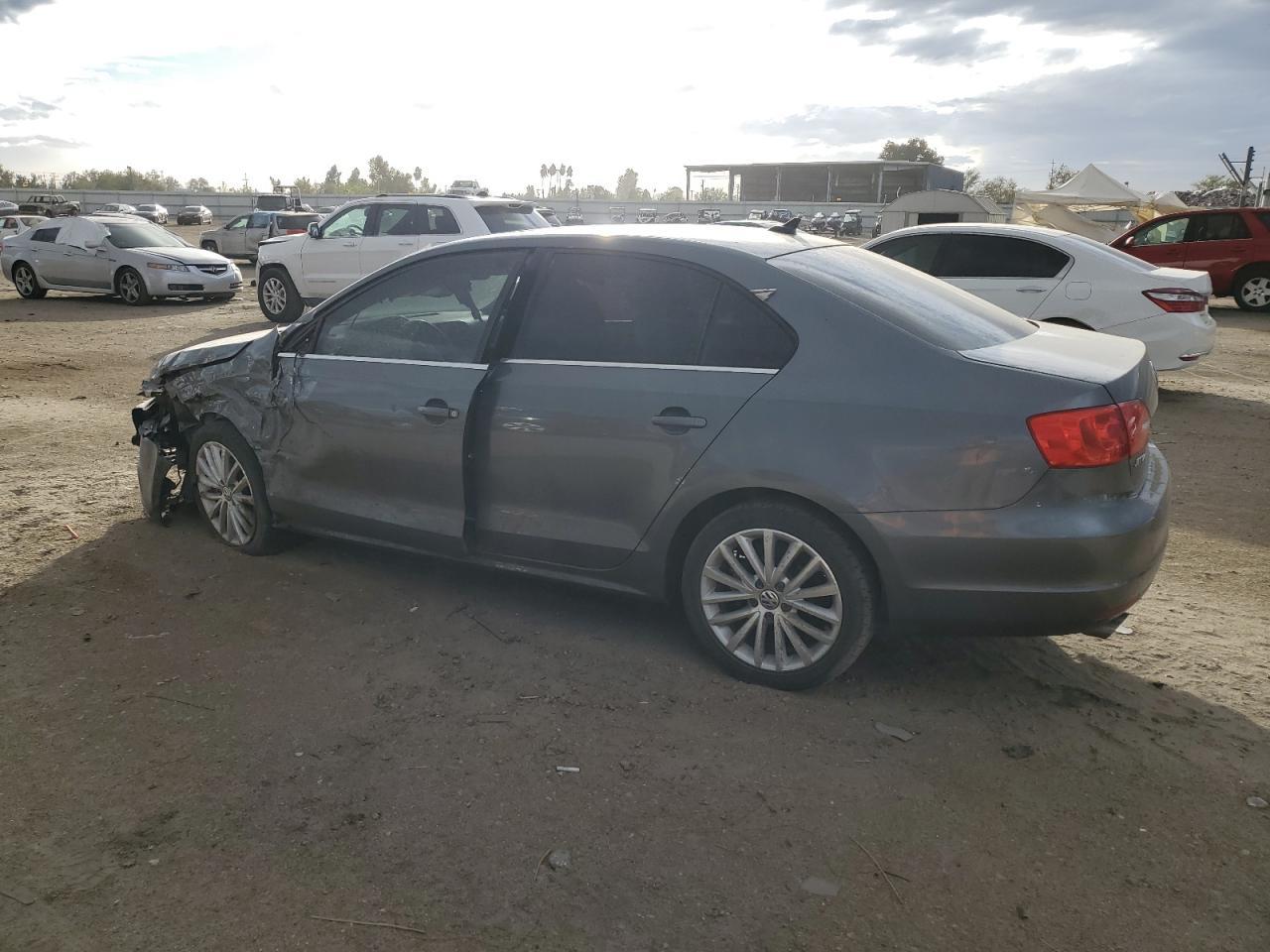 2014 Volkswagen Jetta Tdi - Image 2