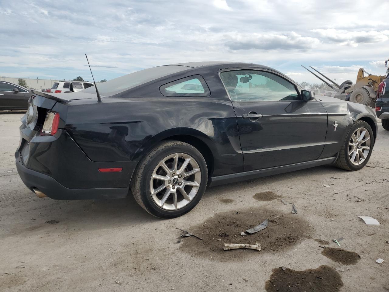 2010 Ford Mustang - Фото 3