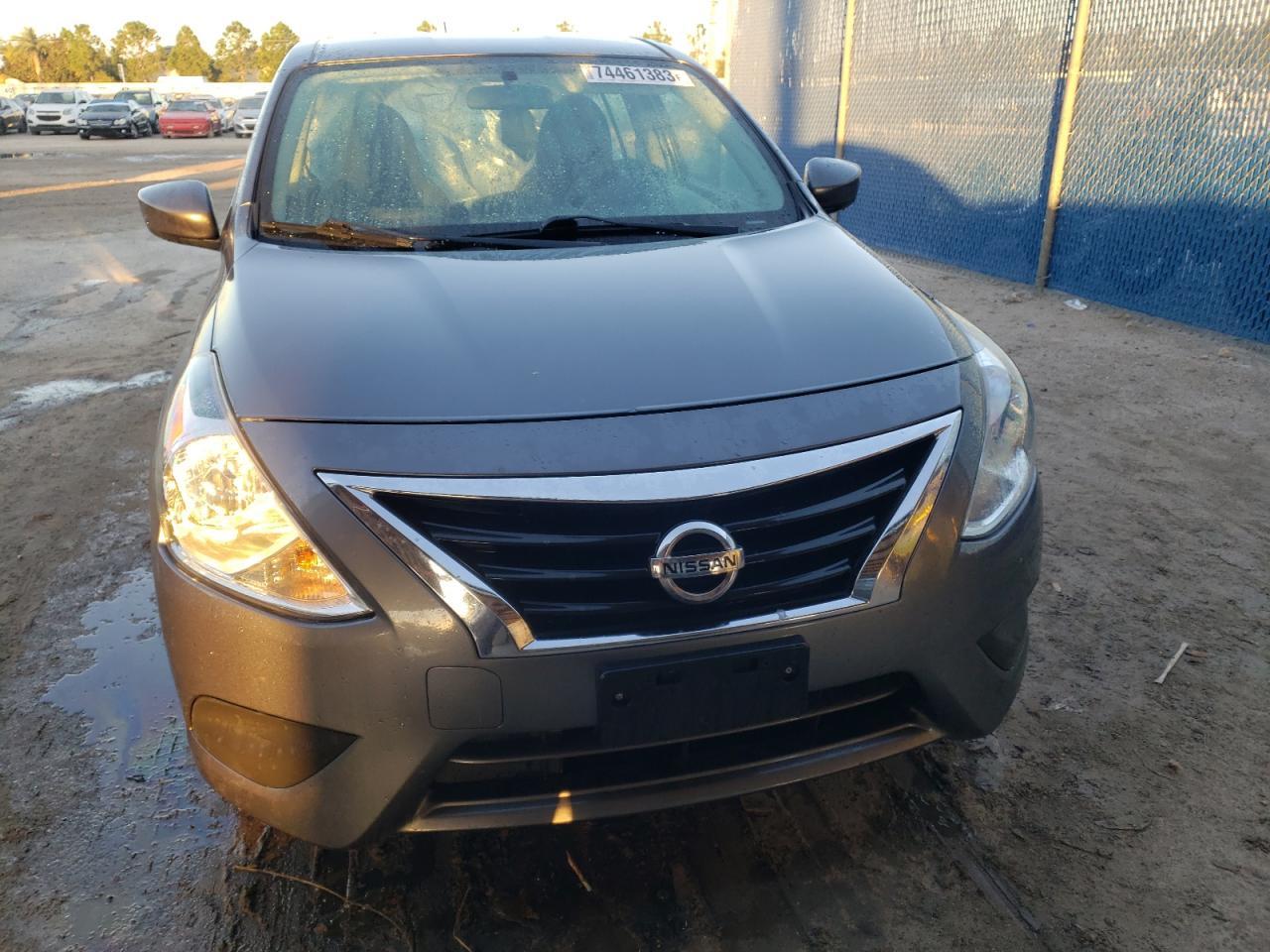 2016 Nissan Versa 1.6 S - Image 5