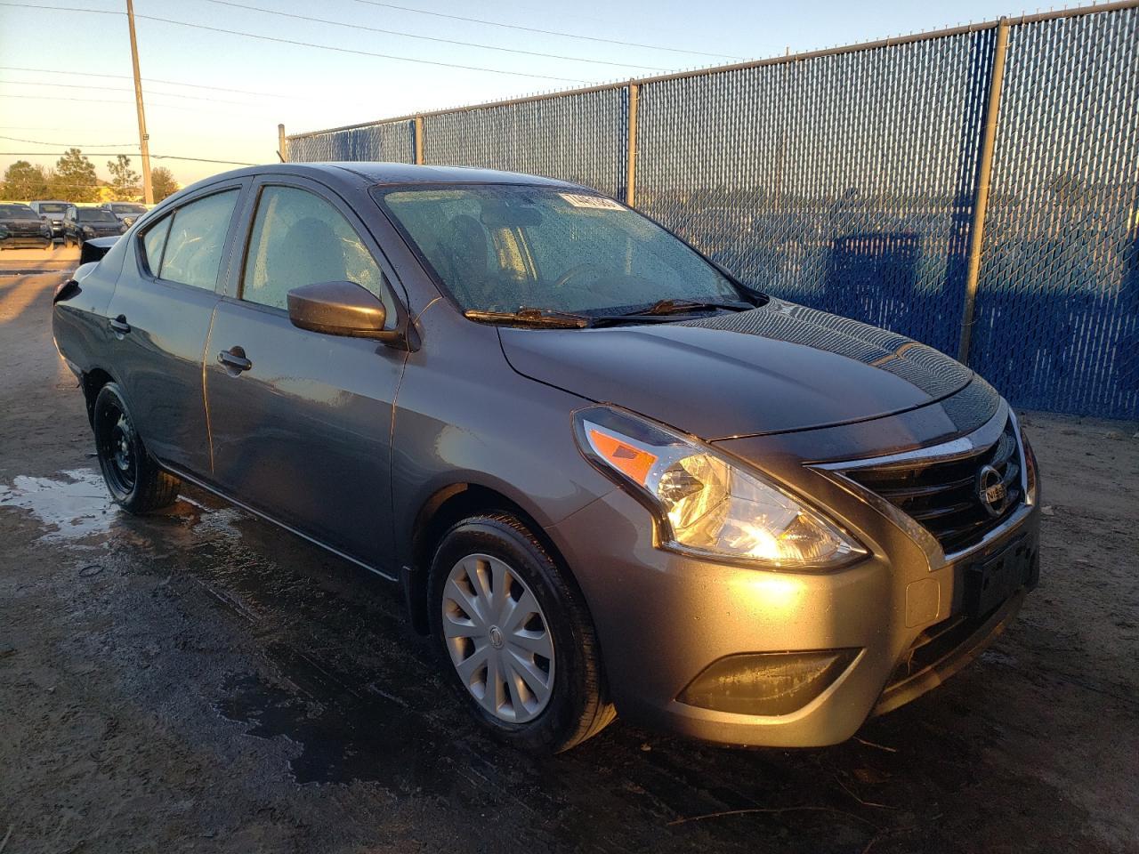 2016 Nissan Versa 1.6 S - Image 4