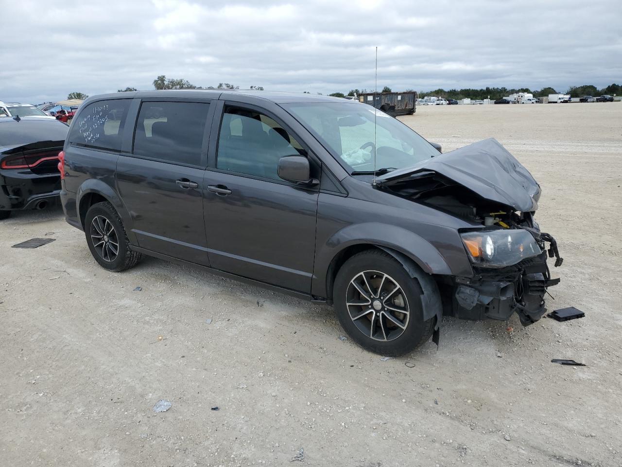2018 Dodge Grand Caravan Gt - Image 4