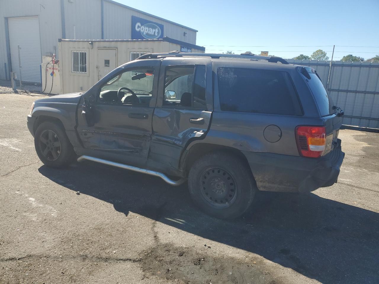 2004 Jeep Grand Cherokee Laredo - Image 2