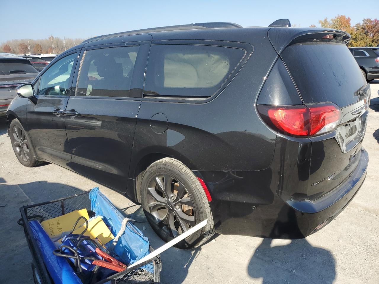 2020 Chrysler Pacifica Touring L Plus - Фото 2