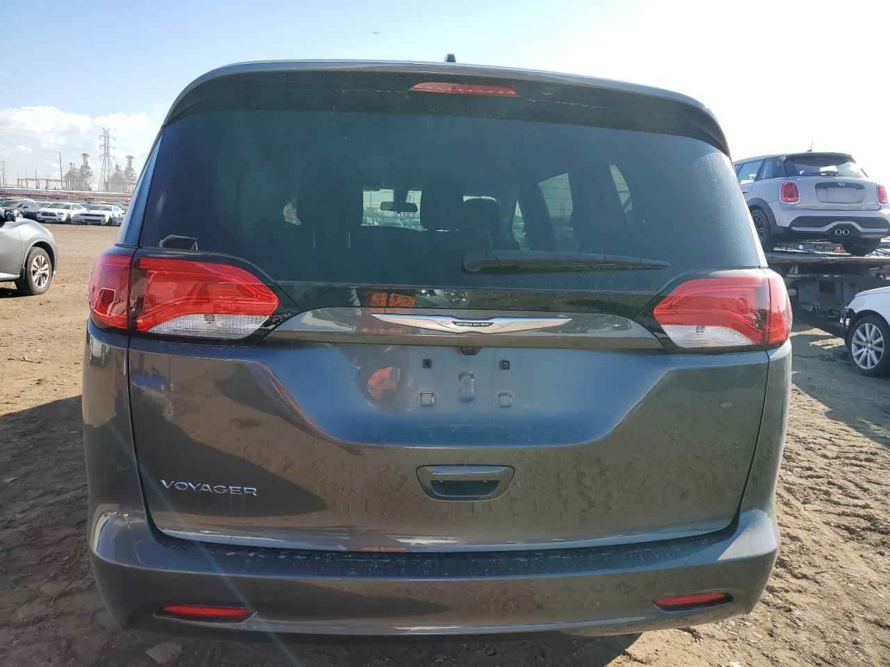 2021 Chrysler Voyager L - Image 6